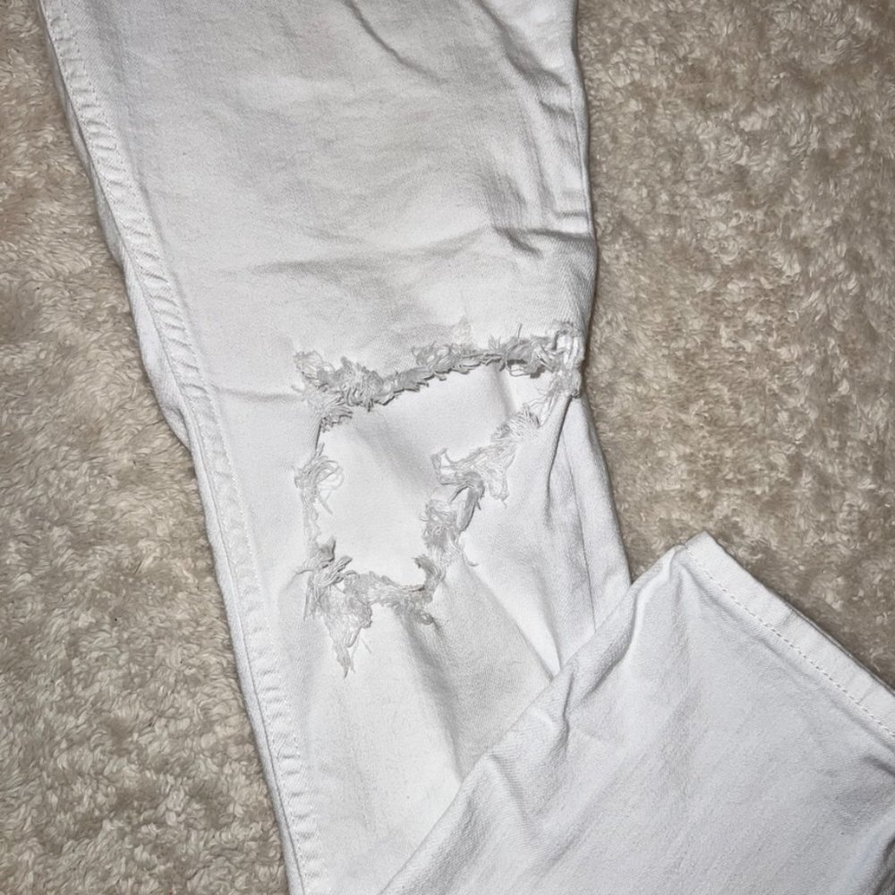 Free People White Distressed Jeans Size 30R - Picture 2 of 4